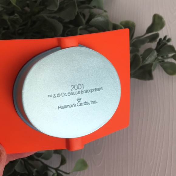 NIB Vintage 2001 What a Grinchy Trick! Hallmark Keepsake Ornament - Picture 10 of 12